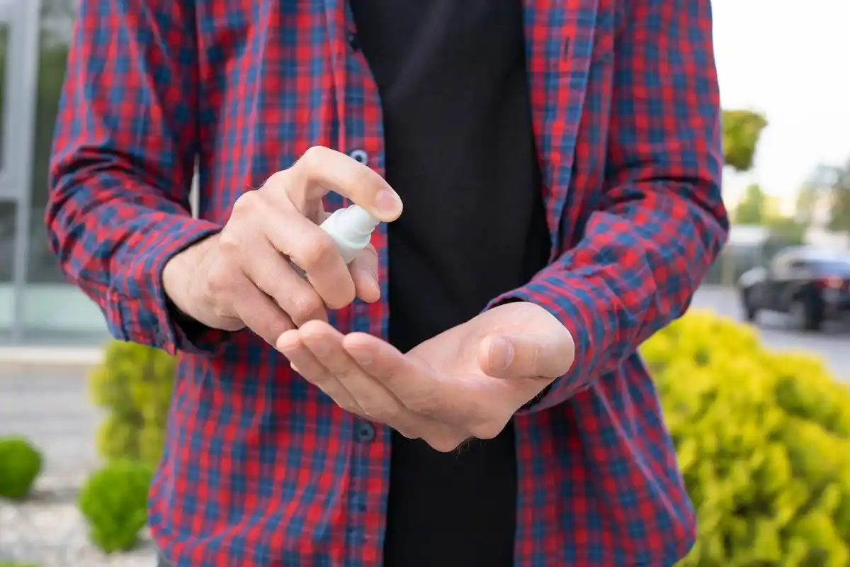 homemade garlic insect repellent garden spray