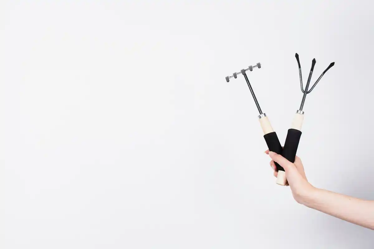 modern ergonomic gardening tools Netherlands 2024