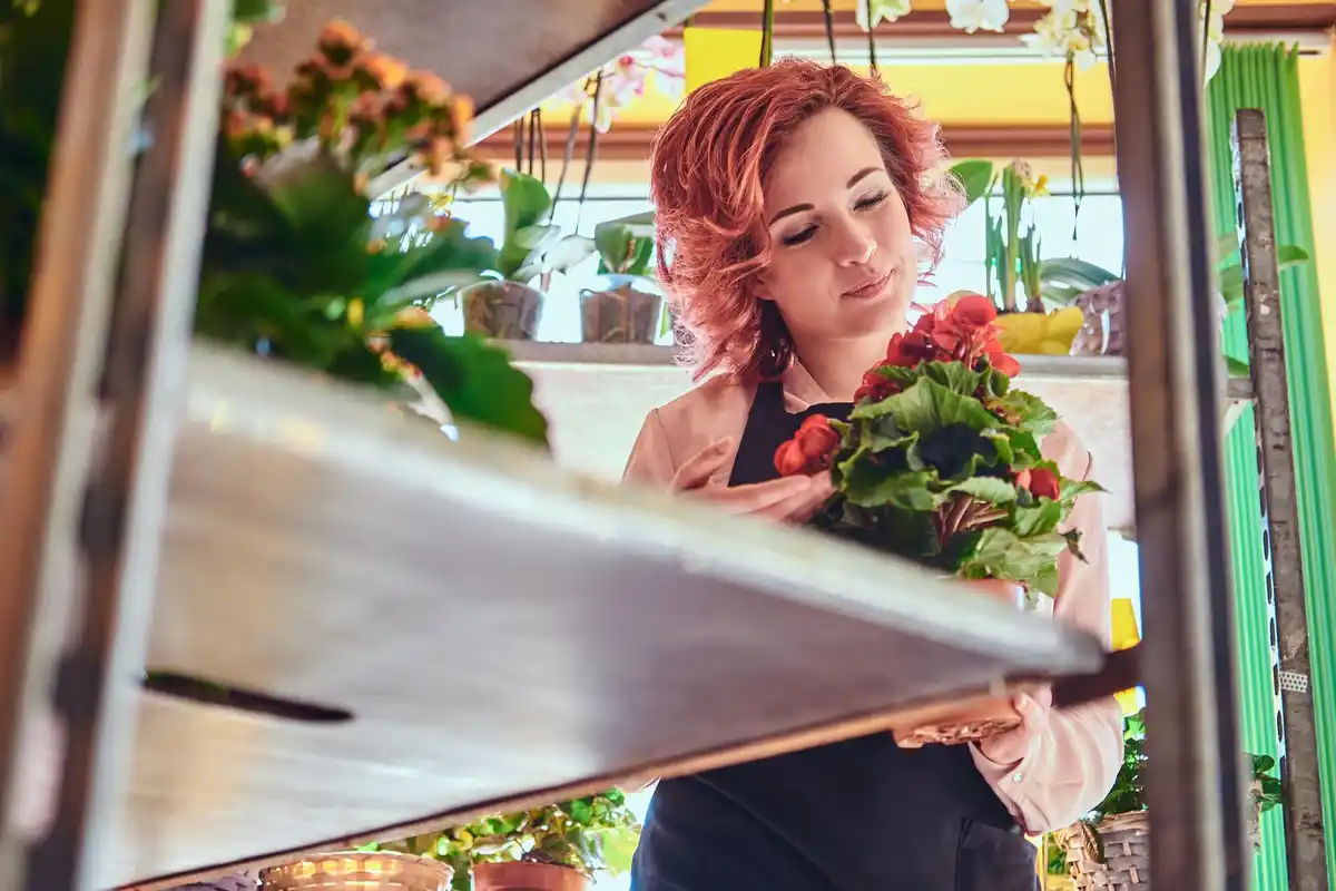 balcony vegetable garden urban gardening