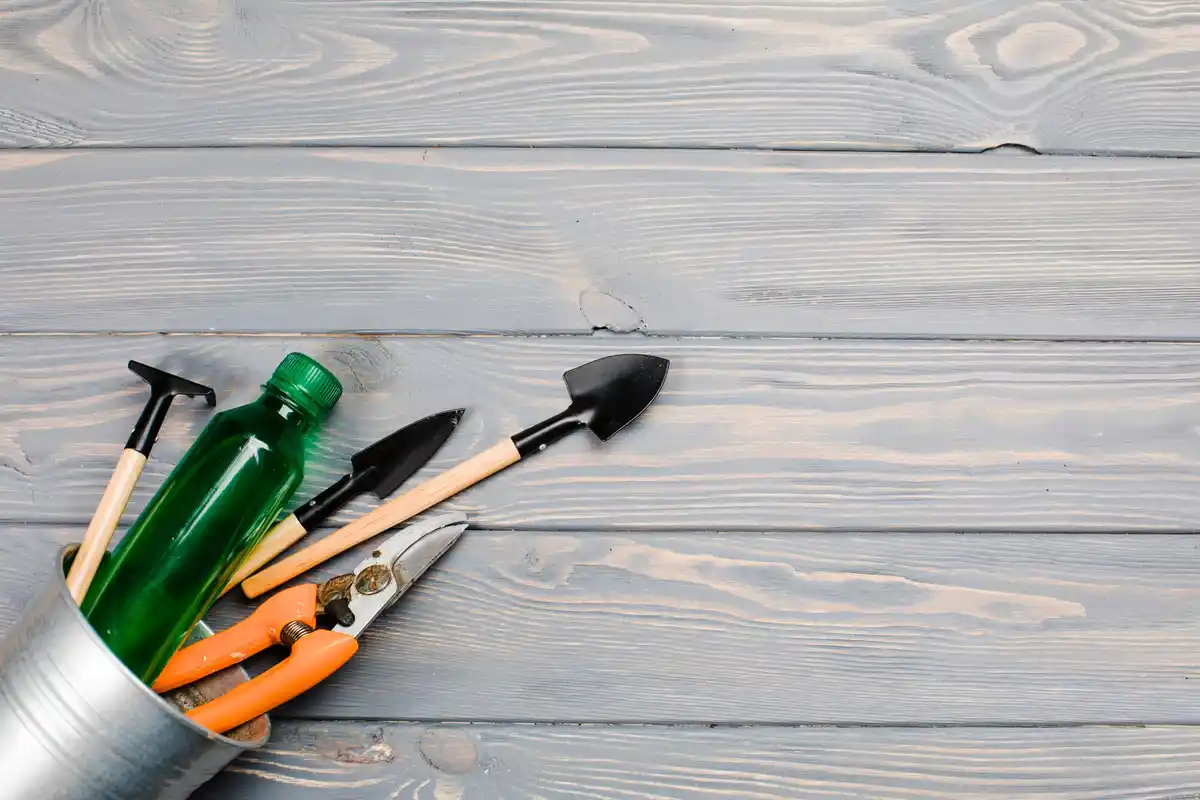 gardening tools maintenance garden shed