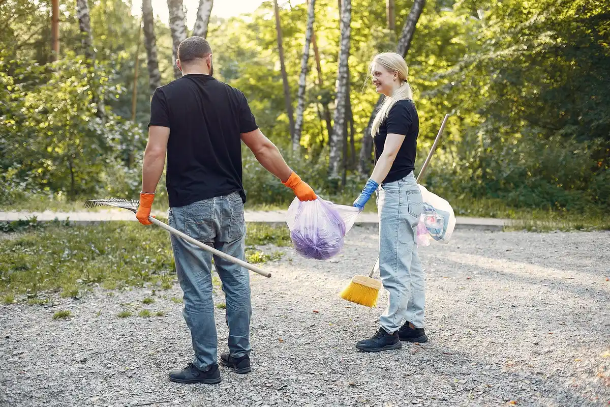 cleaning garden tools after use
