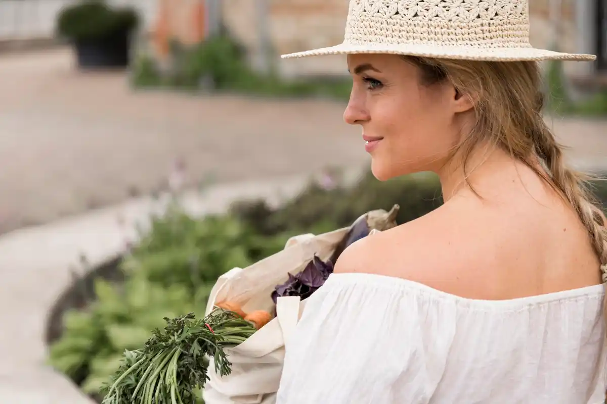 Dutch vegetable garden summer heat protection