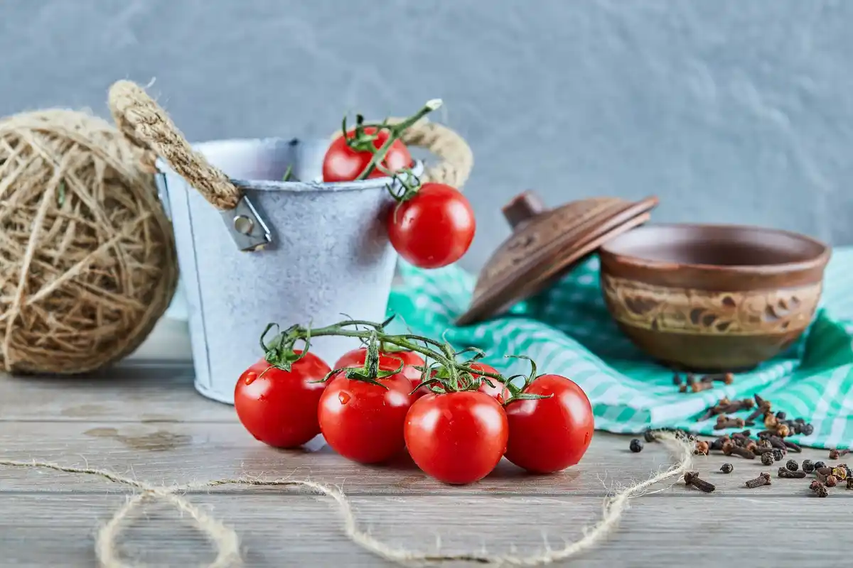 cherry tomatoes balcony container gardening